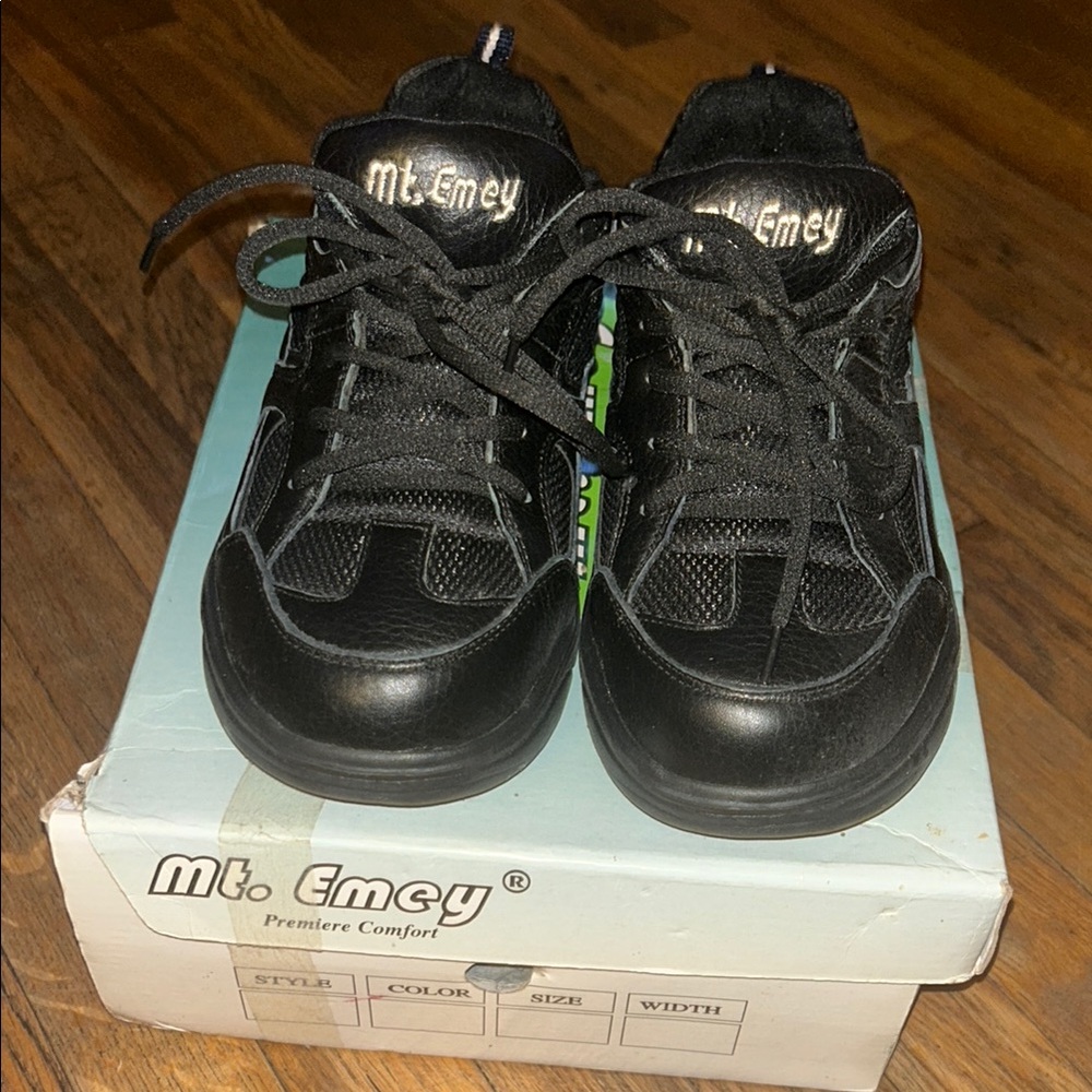 Women's Black Comfort Shoes